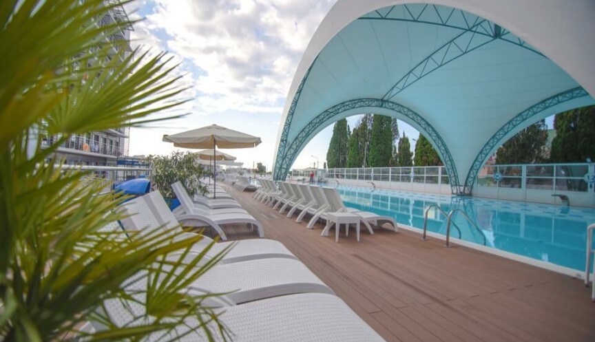 Комплекс бассейнов Breeze в Bridge Resort